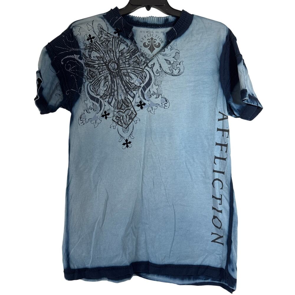 Affliction Large Short Sleeve, Light Blue T-shirt Ribbed Collar Shoulders Cross